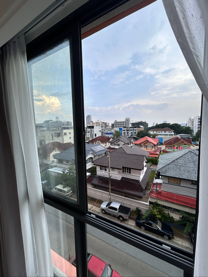 picture Regal Onnut-Srinakarin 40 Directly from the Owner - 5/10