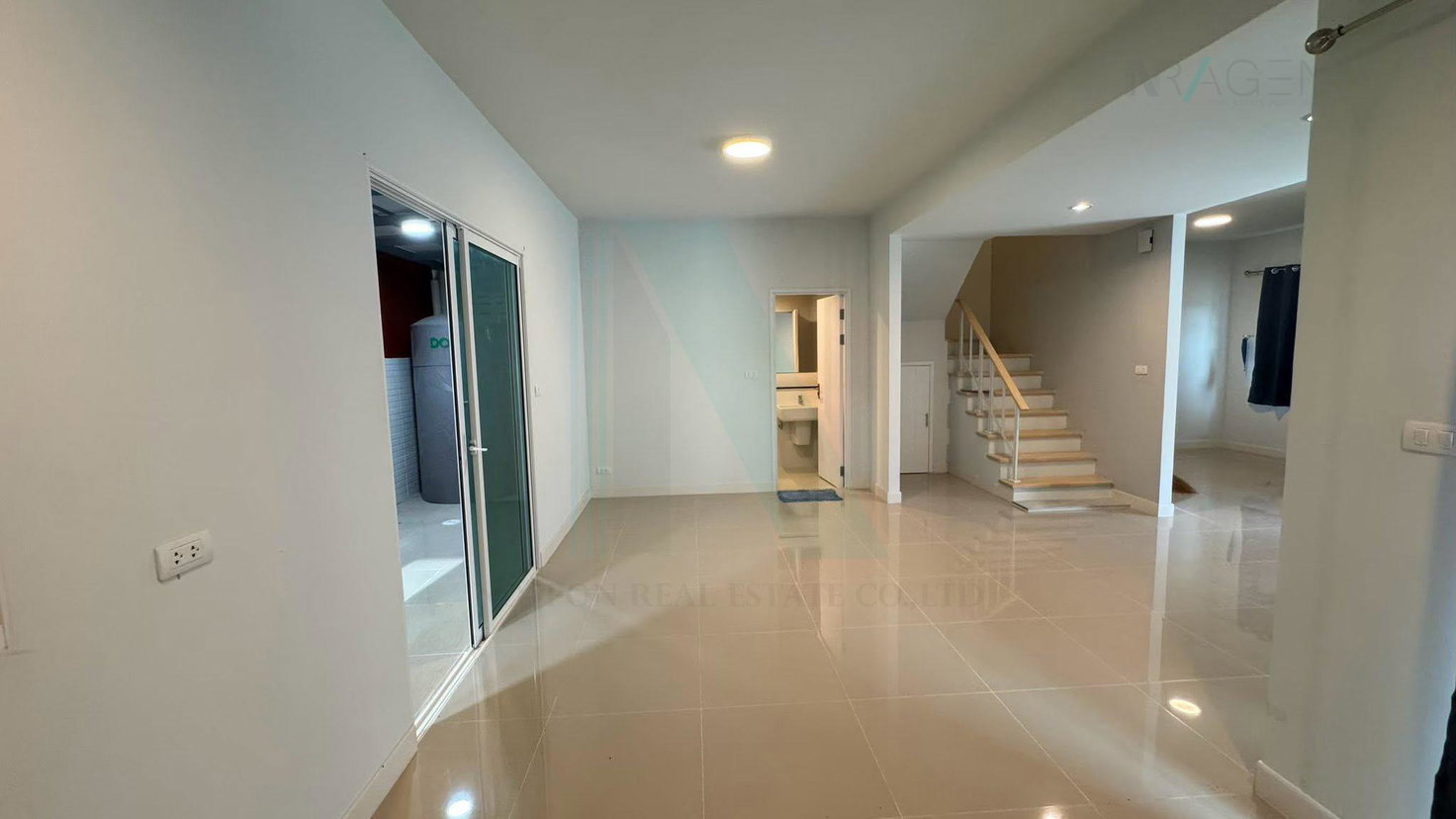 รูป ขายบ้านแฝด โครงการ เดอะ วิลเลจ บางนา กม.10 2 ชั้น 3 ห้องนอน 2 ห้องน้ำ - รูปที่ 4/8