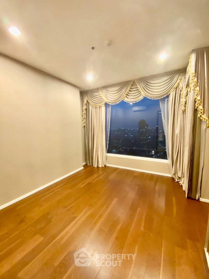 picture 38th-Floor 2-BR Condo For Sale At Menam Residences (ID 3388292) - 6/6