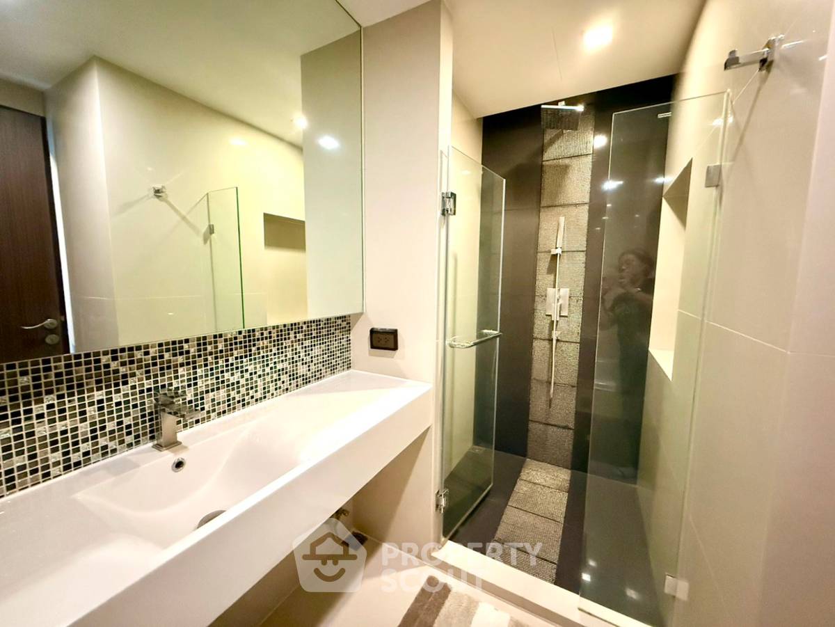 picture Great Value 1-BR Rhythm Sukhumvit 44/1, 70m To BTS Phra Khanong (ID 3398160) - 8/9