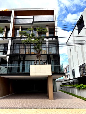 เช่าโฮมออฟฟิศ แอร์พอร์ต ลิงค์ หัวหมาก : ✅ว่าง✨ ✨165,000 /. ให้เช่า “The Element Rama 9” ✨  ทาวน์โฮม / Home Office 5 ชั้น พื้นที่ใหญ่ 560 ตร.ม.🎄ทักLINE: @682rrwqo