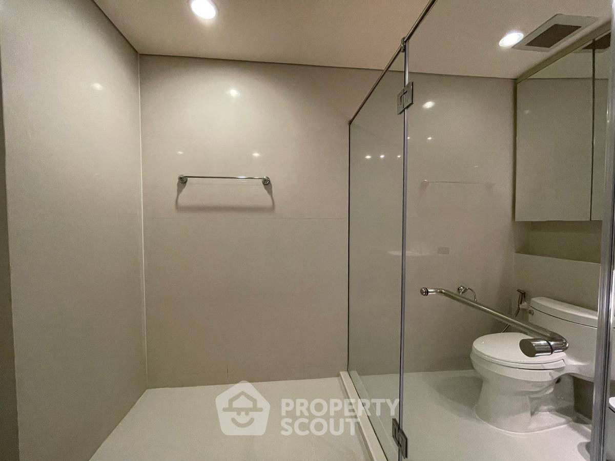 picture 3-BR Condo at Aguston Sukhumvit 22 near MRT Queen Sirikit National Convention Centre (ID 3260610) - 20/27