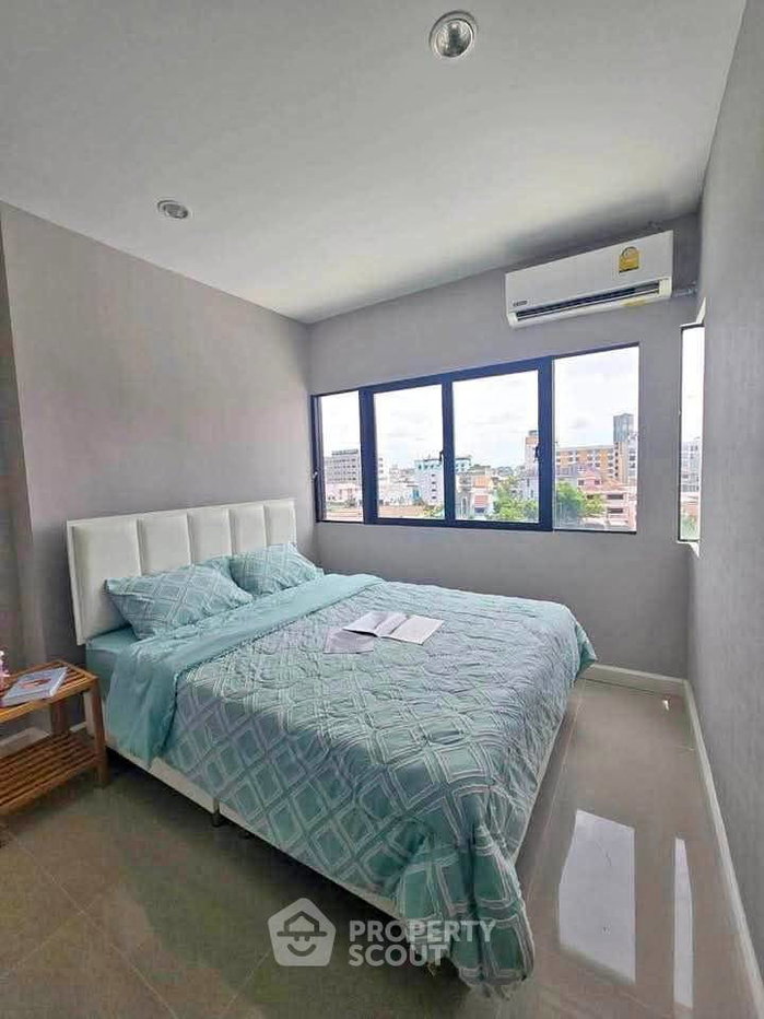รูป คอนโด 1-ห้องนอน ที่ เดอะเฟิร์สคอนโด ใน คลองตำหรุ (ID 3401413) - รูปที่ 1/6
