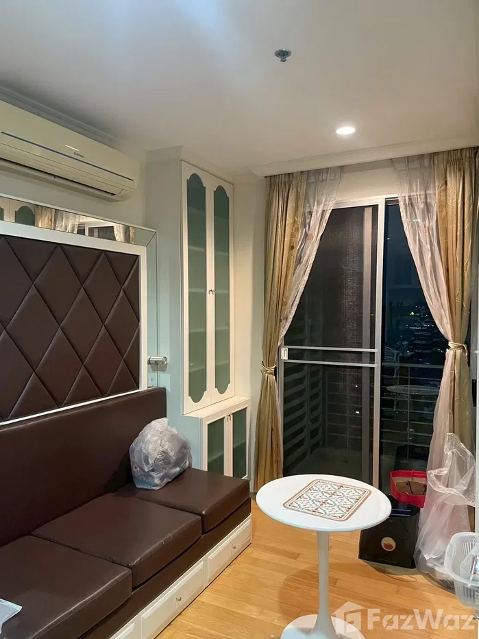 picture Beautifully furnished studio condo on the 23rd floor, offere 6855662 - 5/8