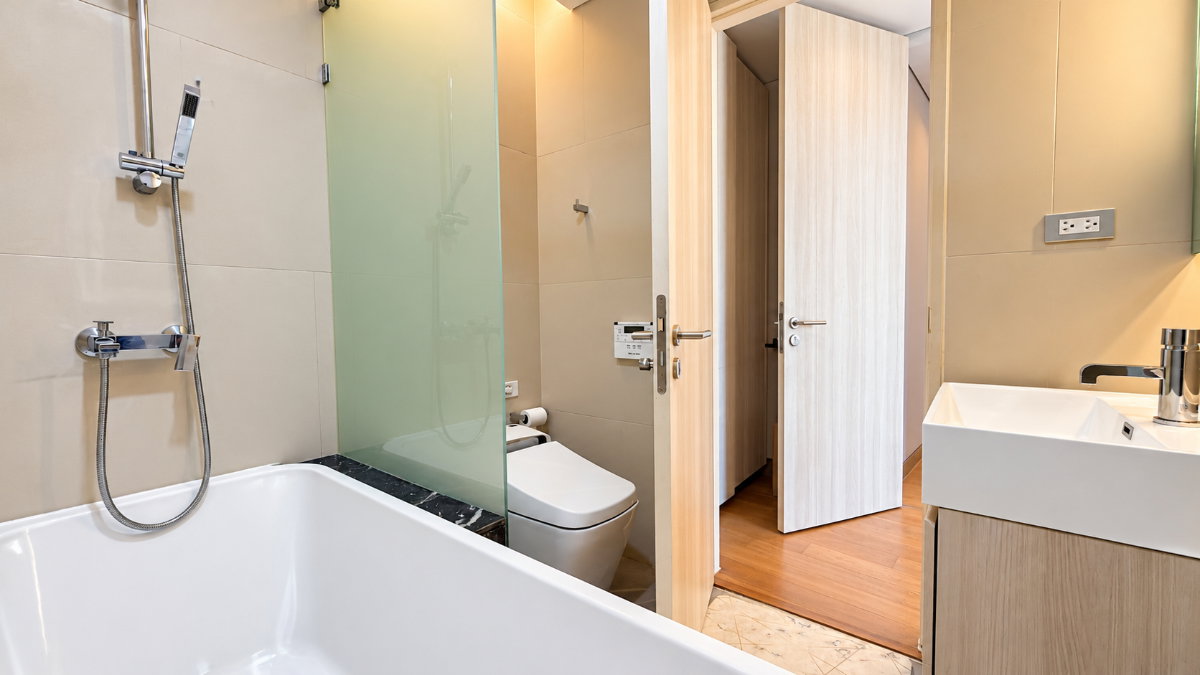 picture Best Value 2BR Condo Sukhumvit 24 179,935/Sqm Near BTS Phrom Phong - U6657319 - 18/21