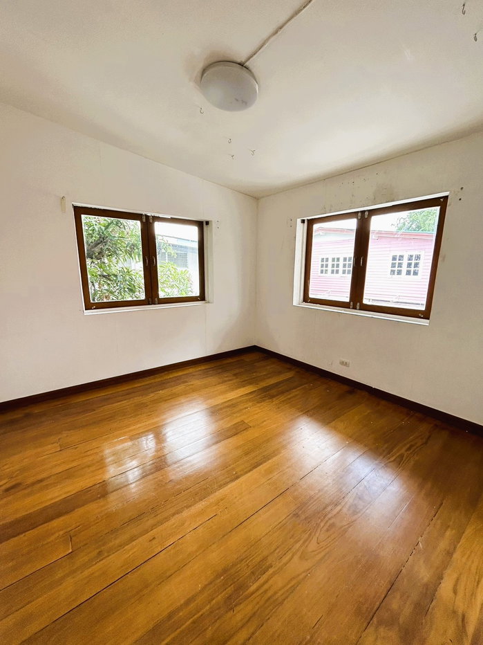 picture Two-story detached house in Mitraphap Village, Soi Onnut 46, Sukhumvit 77 area. - 17/19