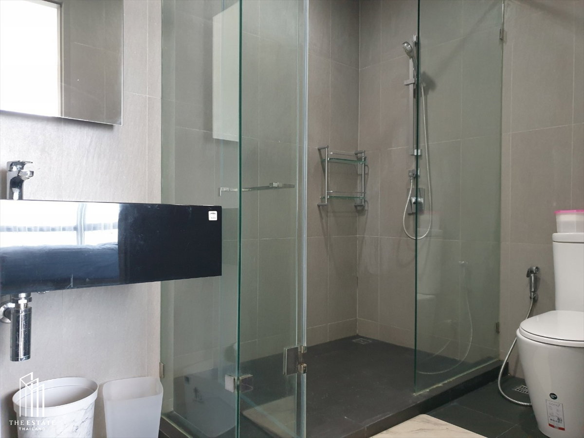 picture For Rent: Whizdom Avenue Ratchada-Ladprao – High-floor, corner unit, north-facing. 32,000 Baht/month. - 8/9