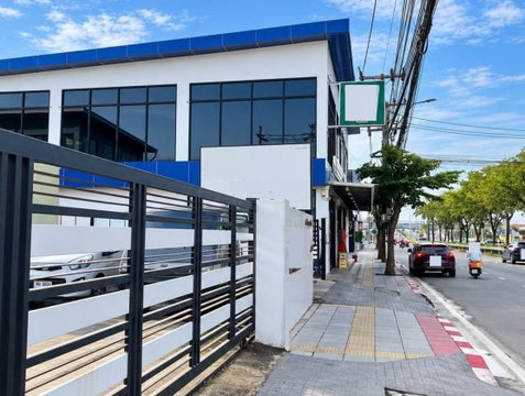 ให้เช่าสำนักงาน ติดถนนพัฒนาการ ตั้งอยู่ชั้น 2 (อยู่ชั้น 2) ของอาคารด้านล่างเป็นเซเว่น ติดกันเป็น Makro / มีที่จอดรถ / เหมาะเป็นสำนักงาน