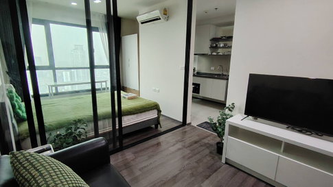ให้เช่าห้องคอนโด 1ห้องนอน ที่ The Base Park West Btsอ่อนนุช