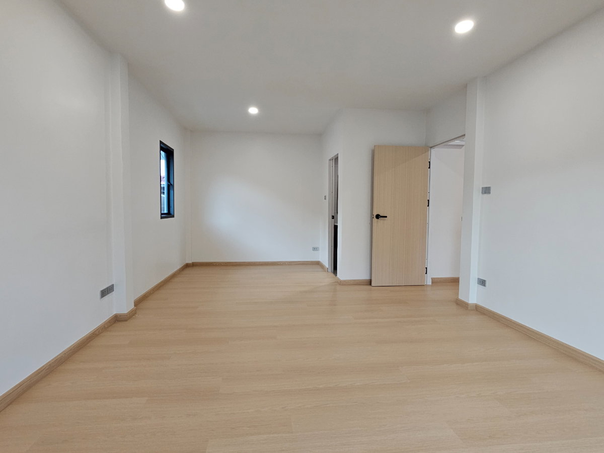 picture For sale at Baan Oon Rak, Lat Phrao 87, Yaek 16—located near CDC - 6/11