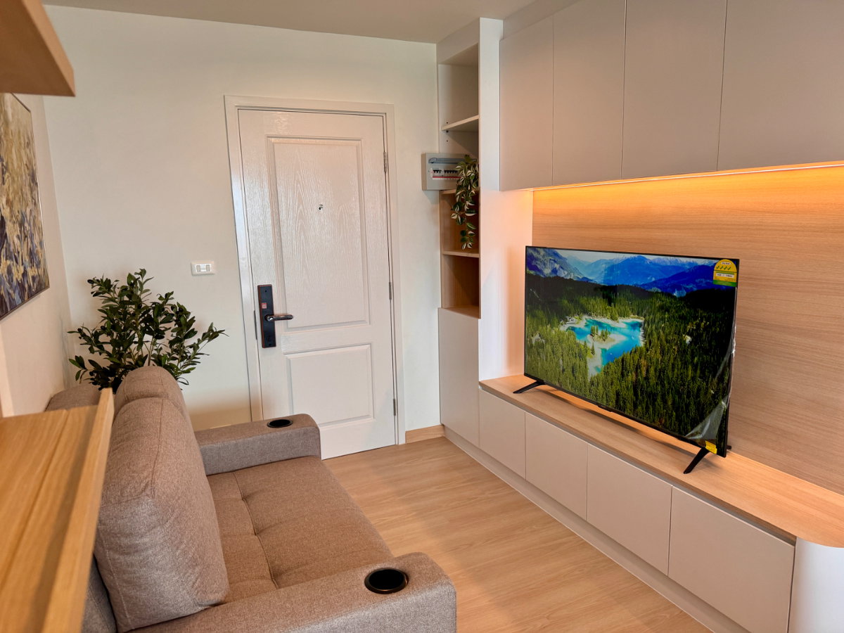 picture Terra Residence 20th Fl. North View / Fully Furnished/ Spacious Working Space 2.6 m/ Ready to Move In - 4/15