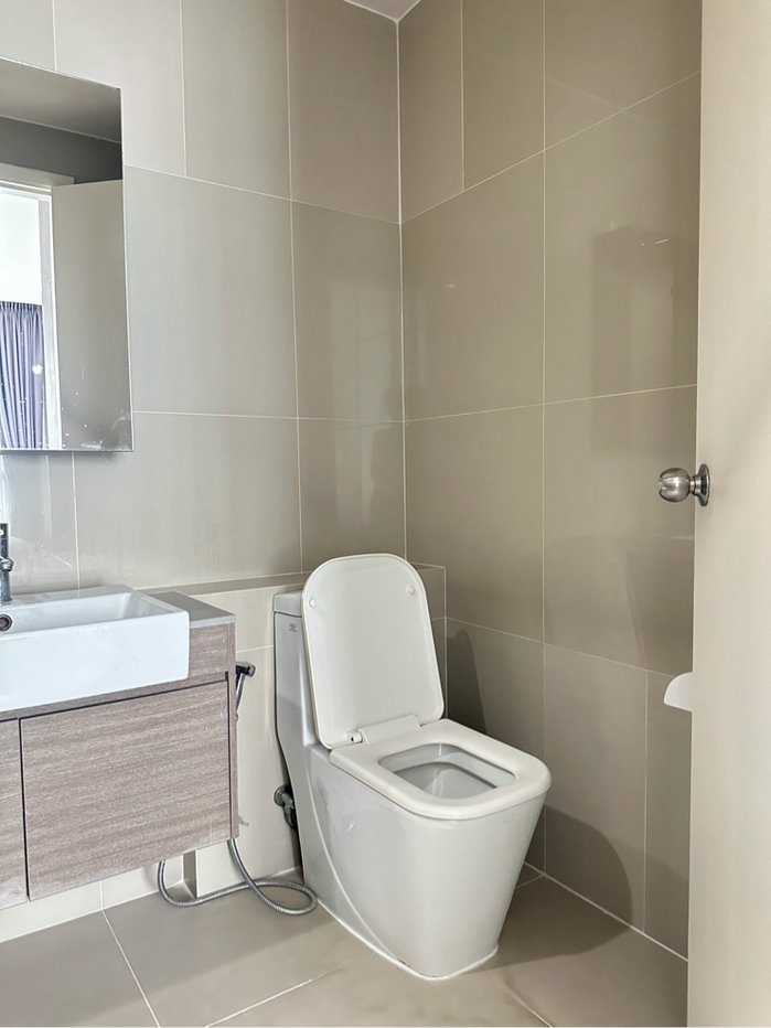 picture Shock price for rent at Quin ratchada - 5/10