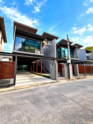 Home office for rent Wang Thonglang : 🏦 #Home office for rent #City center 🎉🎉  📍Located in Ratchada-Rama 9, at the beginning of Soi Saha Auction.
