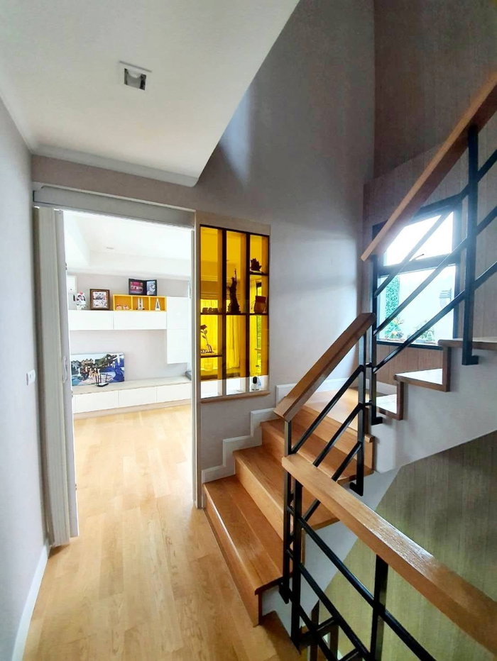 รูป 🏡✨ ขายบ้านแฝดหรู 3 ชั้น ศุภาลัย เอสเซ้นส์ ลาดพร้าว | บิวท์อินครบกว่า 3 ล้านบาท พร้อมอยู่ ใกล้ MRT สายสีเหลือง - รูปที่ 9/15