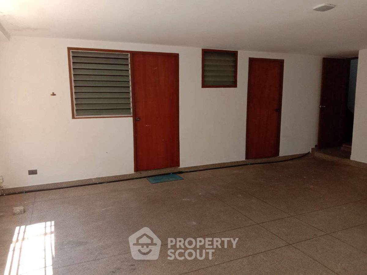 รูป ทาวน์เฮาส์ 3 ห้องนอน ขนาด 273 ตร.ม. Baan Charoen Eakamai 10 ใกล้ BTS เอกมัย (ID 3408410) - รูปที่ 36/38