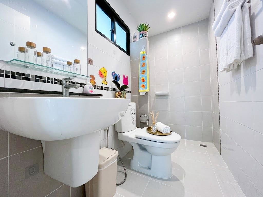 รูป 93030 - ขายด่วน/ทำเลทอง บ้านแฝด เดอะแพลนท์ รังสิต คลอง 4-วงแหวน ใกล้ทางด่วนวงแหวนฯ กาญจนาภิเษก สภาพพร้อมอยู่ ราคาดีที่สุดในโครงการ! - รูปที่ 2/12