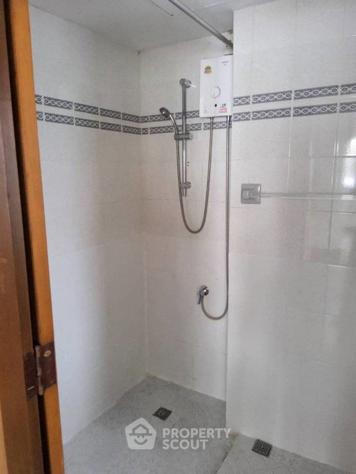 รูป ทาวน์เฮาส์ 3 ห้องนอน ขนาด 273 ตร.ม. Baan Charoen Eakamai 10 ใกล้ BTS เอกมัย (ID 3408410) - รูปที่ 11/38