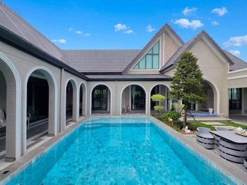 Private villa Modern classic ready to move in.
