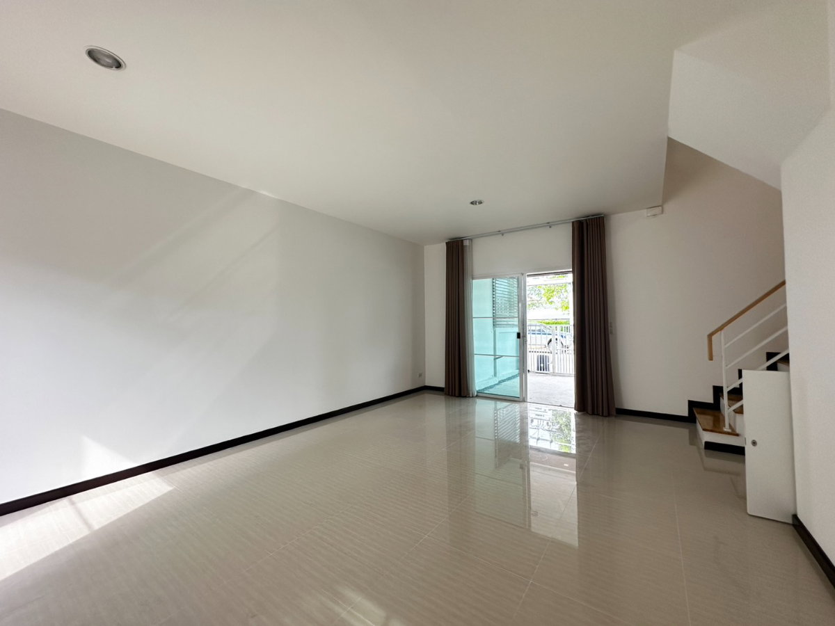 picture For Sale: Corner-Plot Townhome at Poomthara Kanchanaphisek – Bang Bua Thong - 4/15