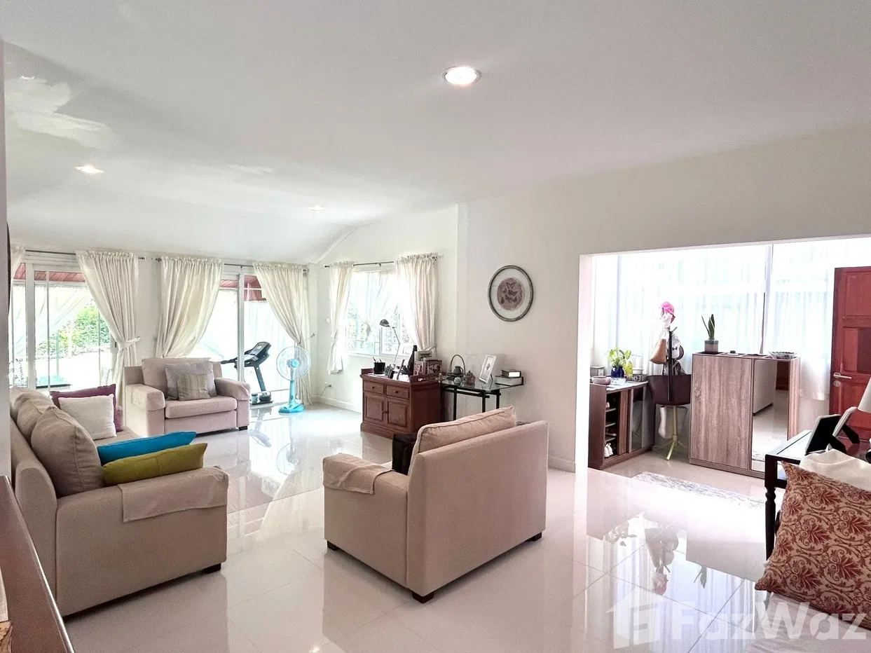 picture Great Family Home With Huge Lawn Close To Schools 6863138 - 38/45