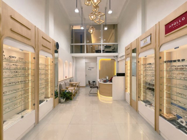 picture 4.5-story commercial building with 3 bed and 2 bath located 750m. from MRT Sutthisan and 800m. from - 2/8