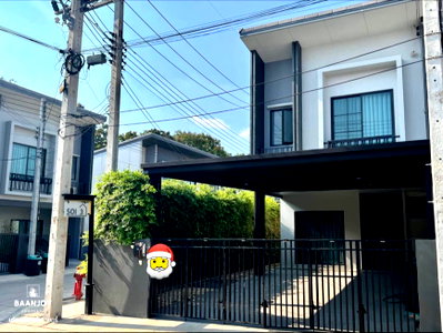 เช่าทาวน์โฮม ปทุมธานี : 🏡✨ ให้เช่าทาวน์โฮมหลังมุม บริทาเนีย วงแหวน–จตุโชติ 3 ห้องนอน 3 ห้องน้ำ บ้านใหม่ พร้อมเฟอร์นิเจอร์ครบ! 🚗 จอดรถได้รวม 3 คัน
