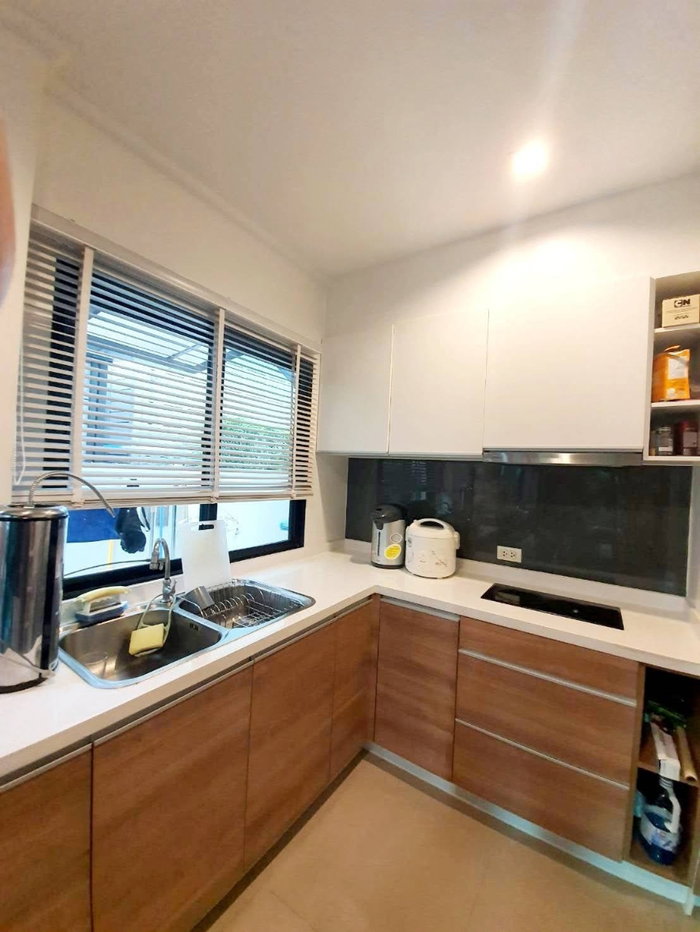 รูป 🏡✨ ขายบ้านแฝดหรู 3 ชั้น ศุภาลัย เอสเซ้นส์ ลาดพร้าว | บิวท์อินครบกว่า 3 ล้านบาท พร้อมอยู่ ใกล้ MRT สายสีเหลือง - รูปที่ 13/15