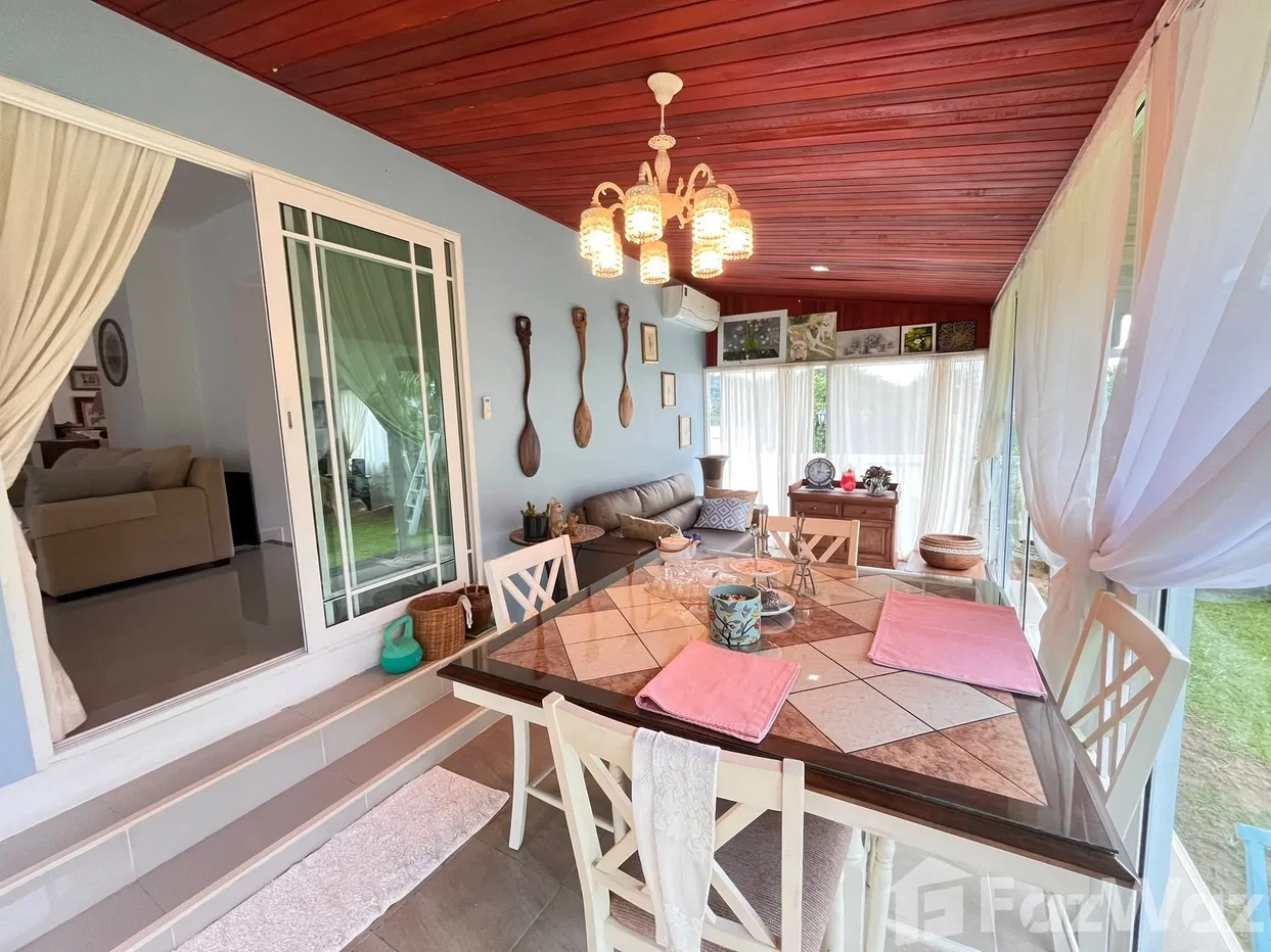 picture Great Family Home With Huge Lawn Close To Schools 6863138 - 14/45