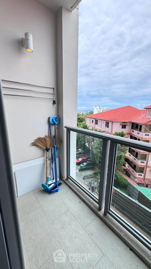 picture 1-BR Condo For Rent At Unixx South Pattaya, Phratamnak (ID 3403218) - 11/14