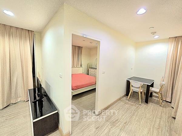 picture 1-BR The Station Sathorn-Bangrak, BTS Saphan Taksin Area (ID 2232029) - 4/8