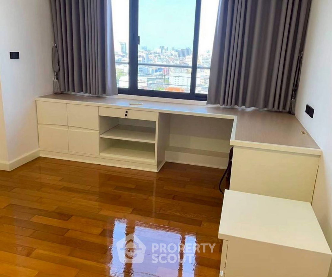 picture 3-BR Condo at Siphaya River View Condominium near MRT Hua Lamphong (ID 2193794) - 17/21