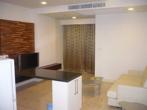 Condo for rent Nusasiri Grand Condo 2beds 2baths direct connect to BTS Ekamai station