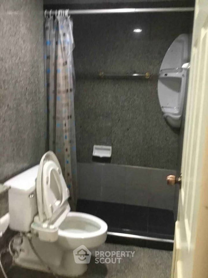 picture 2-BR Condo at Green Point Silom near BTS Chong Nonsi (ID 3408699) - 8/15