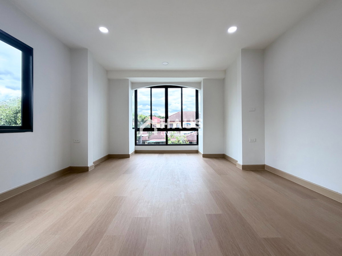 picture Chonlada Bangbuathong / 4 Bedrooms #HBBT002 - 11/20