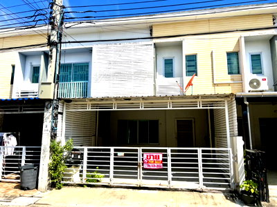 Townhouses for sale Nimit Mai Road : You Won-t Find a 2-Car-Parking Townhome at This Price Anymore! Townhome for Sale at The Connect 22 Ramindra-Minburi (Special Interest Rate)