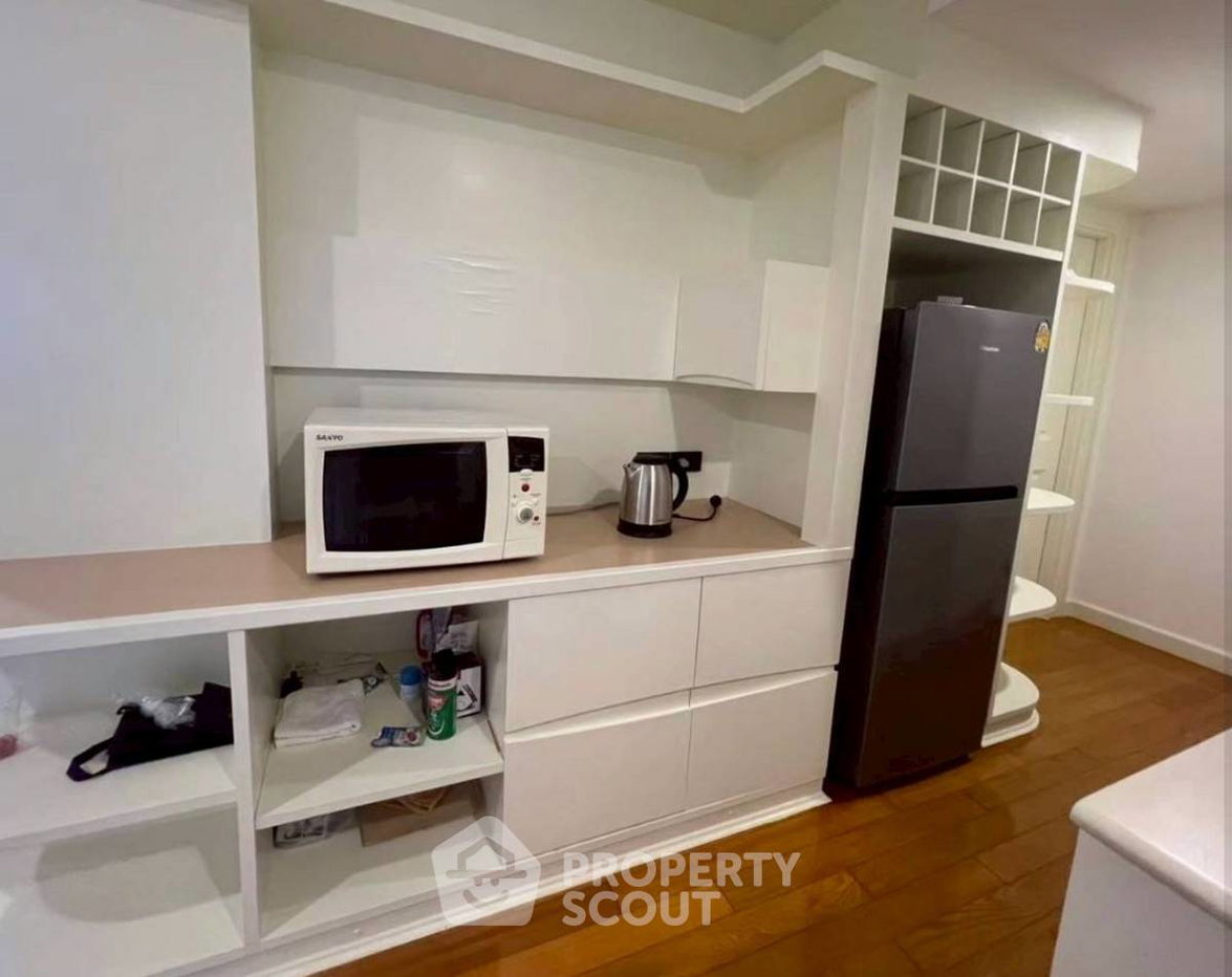 picture 3-BR Condo at Siphaya River View Condominium near MRT Hua Lamphong (ID 2193794) - 12/21