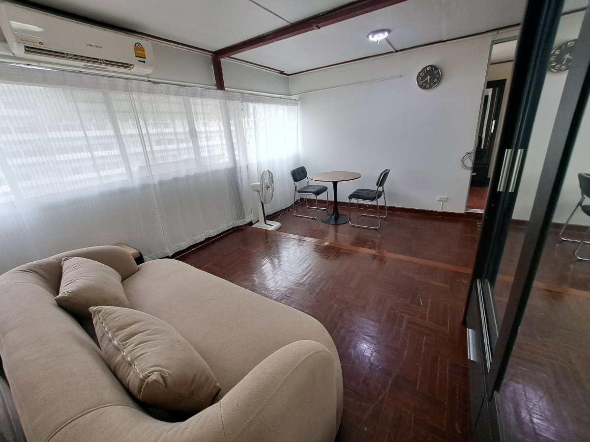 picture japanese mininal 38sqm room on 11th floor at c9. School playground facing room. - 2/6