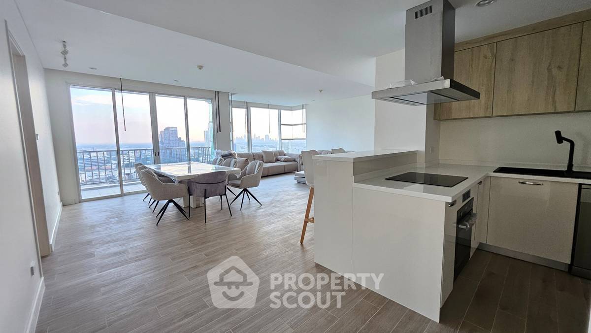 picture Pet-Friendly 3-BR 153 Sqm Fullerton Sukhumvit, 400m To BTS Ekkamai (ID 3407527) - 13/14
