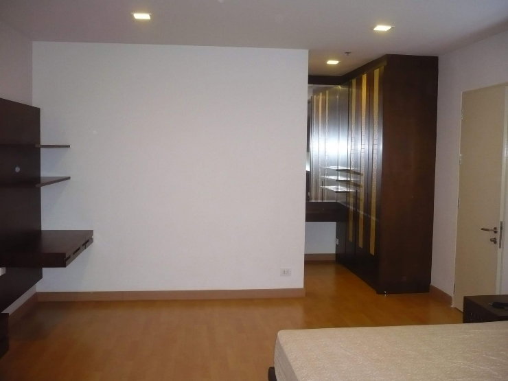 picture Condo for rent Nusasiri Grand Condo 2beds 2baths direct connect to BTS Ekamai station - 4/6