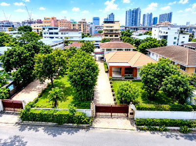 บ้านเดี่ยวให้เช่า : บางนาเหนือ ให้เช่าคฤหาสน์ 1ไร่ 1งาน 58ตร.ว.5-8นอน  BTSอุดมสุข 380ม.  ใกล้รพ.กล้วยน้ำไท 2 200 ม.