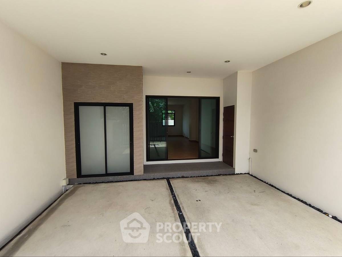 รูป ทาวน์เฮ้าส์ 4-ห้องนอน ที่ ภานารา รัชดา 66 ใกล้ MRT วงศ์สว่าง (ID 3403656) - รูปที่ 2/21