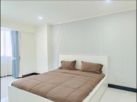 คอนโดให้เช่า : Omni Tower Sukhumvit Soi 4(ออมนิ ทาวเวอร์ สุขุมวิท ซอย 4)  MK-02 | Line @livingbkk