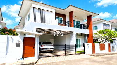 เช่าบ้านเดี่ยว เชียงใหม่ : ให้เช่า บ้านเดี่ยวหรู 2 ชั้น | โครงการแสนสราญ – Modchic #ใกล้โรงเรียนนานาชาติหลายแห่ง ( รับสัตว์เลี้ยง🐕)  บ้านหลังใหญ่ เฟอร์ครบ พร้อมเข้าอยู่!
