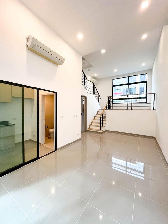 รูป ขายบ้าน 3 ชั้น สุดหรู ราคาสุดคุ้ม รีโนเวทใหม่ทั้งหลัง  - รูปที่ 3/15