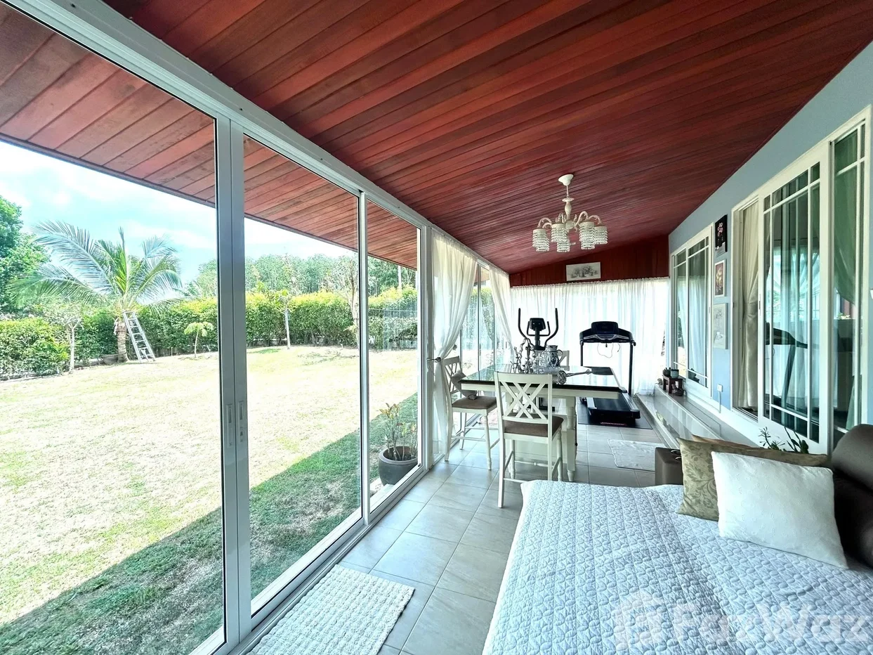picture Great Family Home With Huge Lawn Close To Schools 6863138 - 36/45