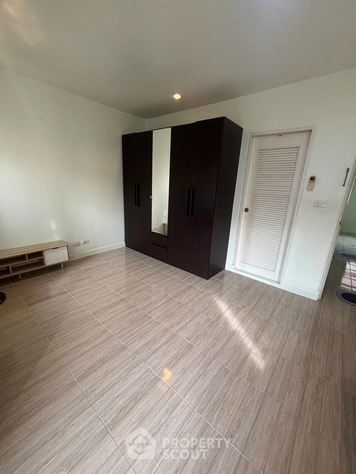 picture 3-BR Townhouse in Tha Raeng (ID 3403238) - 9/17