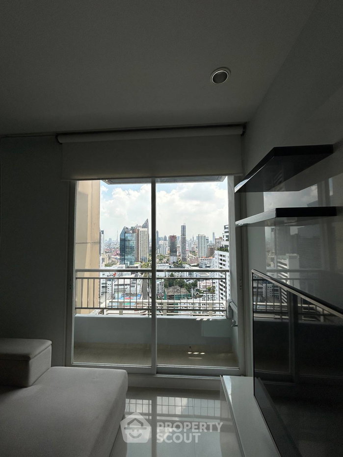 รูป คอนโด 1 ห้องนอน ชั้น 31 Circle Condominium ใกล้ MRT เพชรบุรี (ID 3393733) - รูปที่ 2/8