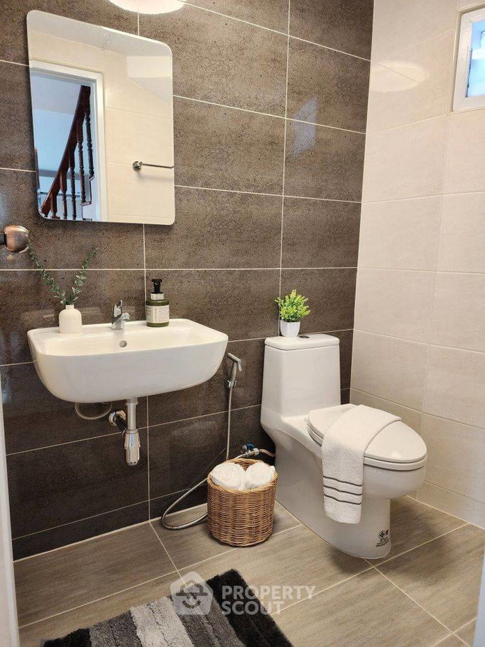 picture 3-BR House in Sam Wa Tawan Tok (ID 3404210) - 7/17