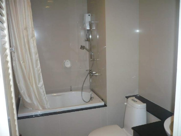 picture Condo for rent Nusasiri Grand Condo 2beds 2baths direct connect to BTS Ekamai station - 6/6