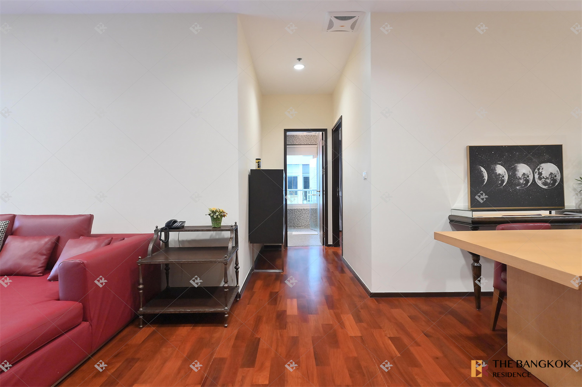 picture Noble Ora Thonglor Beautiful Room, Good Condition - 6/10